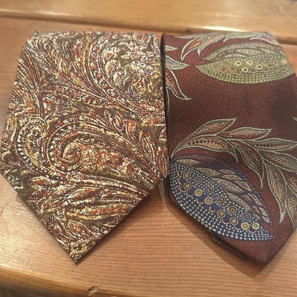 TWO (2) BURBERRYS OF LONDON 1005 SILK NECKTIEs FLORAL TAPESTRY and PAISLEY - Picture 5 of 9